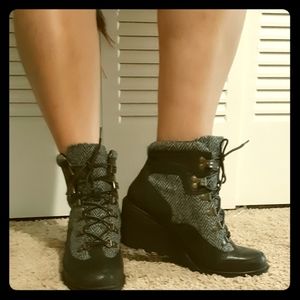 Timberland Amston wedge hiking bootie
8